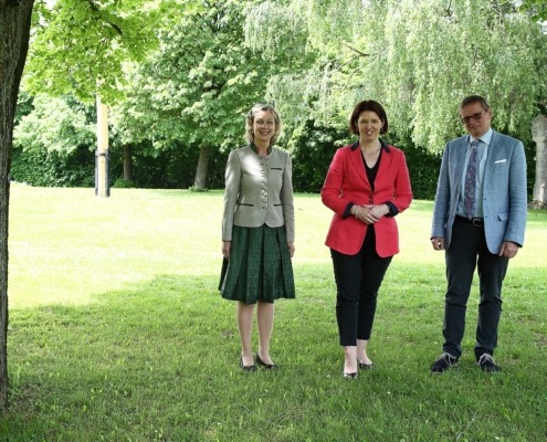 Landesforstdirektorin DI Elfriede Moser, Land- & Forstwirtschafts-Landesrätin Michaela Langer-Weninger und Leiter BFW Dr. Klemens Schadauer