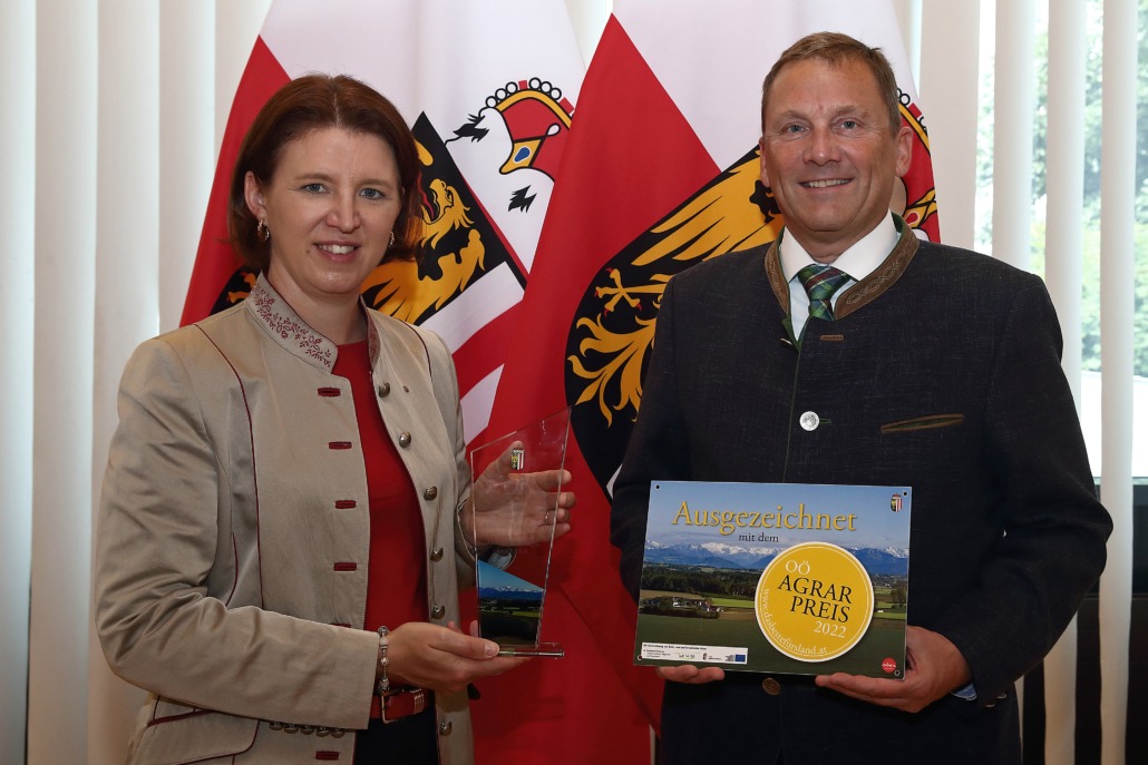 Agrar-Landesrätin Michaela Langer-Weninger und LFW-Abteilungsleiter Hubert Huber