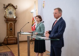 LH Thomas Stelzer und Agrar-Landesrätin Michaela Langer-Weninger bekennen sich klar zur heimischen Landwirtschaft