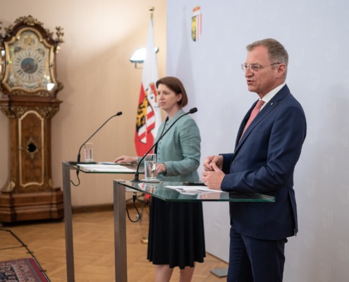 LH Thomas Stelzer und Agrar-Landesrätin Michaela Langer-Weninger bekennen sich klar zur heimischen Landwirtschaft