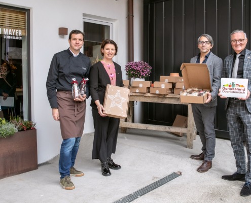 v.l.n.r.: Chocolatier & Genussland-Partner Martin Mayer, Agrar-Landesrätin & Genussland OÖ Obfrau Michaela Langer-Weninger, Genussland-Partner & Bschoad-Binkerl GF Thomas Höfer und Genussland Marketing OÖ-GF Josef Lehner