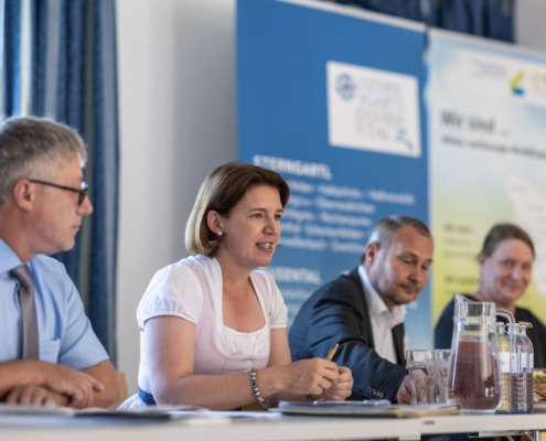 LRin Michaela Langer-Weninger ist von dem Konzept LEADER überzeugt: Aus der Region, für die Region